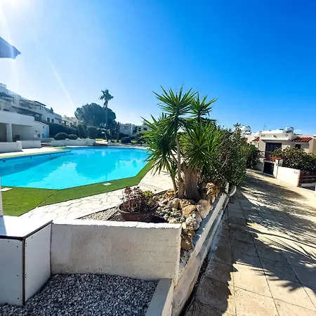 Sea View Luxury In Acropaphos, Patio, Terrace, Pool, Tv 65 Inch 아파트 *