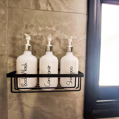 아파트 Sea View Luxury In Acropaphos, Patio, Terrace, Pool, Tv 65 Inch *