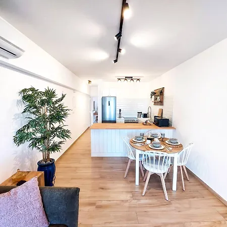 Sea View Luxury In Acropaphos, Patio, Terrace, Pool, Tv 65 Inch * Klorakas