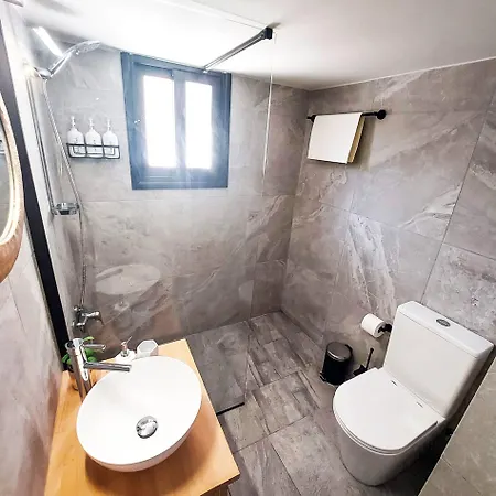 Sea View Luxury In Acropaphos, Patio, Terrace, Pool, Tv 65 Inch 아파트 Klorakas