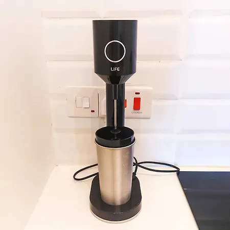 아파트 Sea View Luxury In Acropaphos, Patio, Terrace, Pool, Tv 65 Inch *