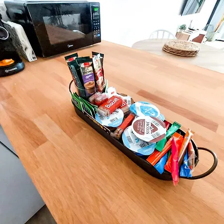 Sea View Luxury In Acropaphos, Patio, Terrace, Pool, Tv 65 Inch * Klorakas