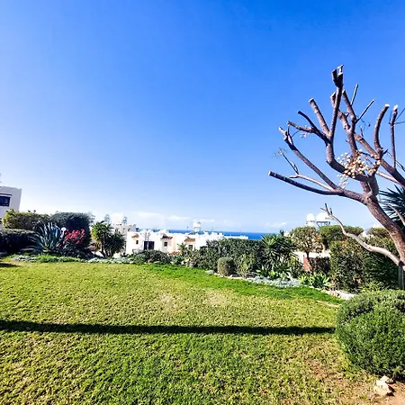 Sea View Luxury In Acropaphos, Patio, Terrace, Pool, Tv 65 Inch Appartamento *