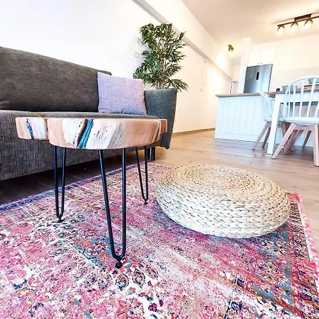 Sea View Luxury In Acropaphos, Patio, Terrace, Pool, Tv 65 Inch *