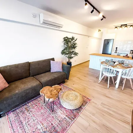 Seaview Luxury Chloraka Paphos, Pool, Smart Tv 65 Inch Apartment Klorakas