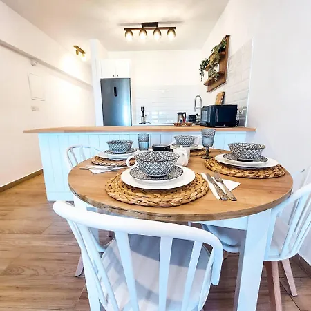 Luxury Sea Views Apt, Patio, Smart Tv 65 Inch, Terrace, Pool * Klorakas