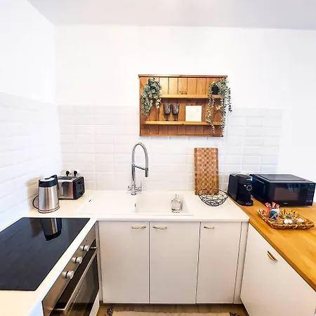 公寓 Sea View Luxury In Acropaphos, Patio, Terrace, Pool, Tv 65 Inch Klorakas