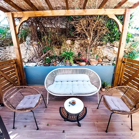 Sea View Luxury In Acropaphos, Patio, Terrace, Pool, Tv 65 Inch