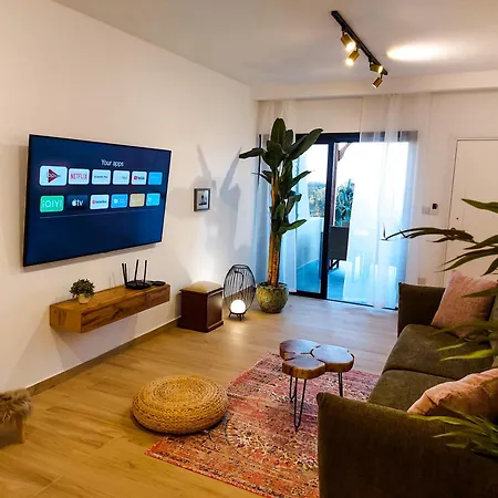 Seaview Luxury Chloraka Paphos, Pool, Smart Tv 65 Inch