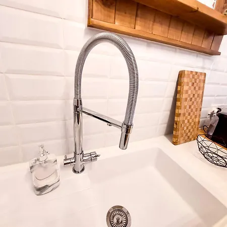 Sea View Luxury In Acropaphos, Patio, Terrace, Pool, Tv 65 Inch Appartamento *