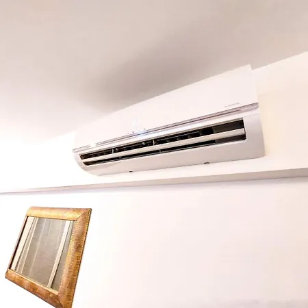 Sea View Luxury Apartment In Acropaphos, Patio, Terrace, Pool, Tv 65 Inch Klorakas