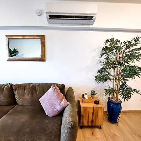 Apartament Sea View Luxury In Acropaphos, Patio, Terrace, Pool, Tv 65 Inch *