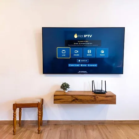 Sea View Luxury In Acropaphos, Patio, Terrace, Pool, Tv 65 Inch