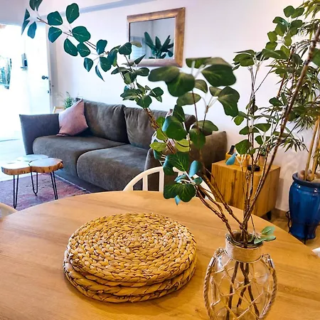 Sea View Luxury In Acropaphos, Patio, Terrace, Pool, Tv 65 Inch Apartament Klorakas