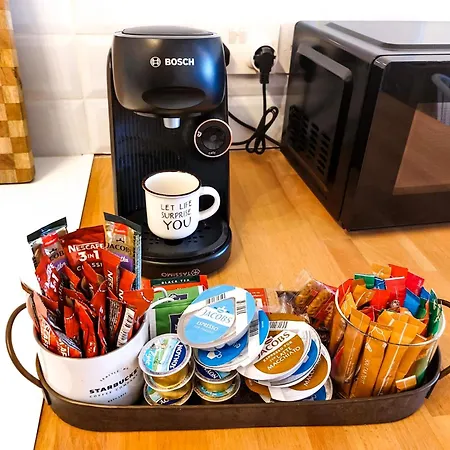 Sea View Luxury In Acropaphos, Patio, Terrace, Pool, Tv 65 Inch *