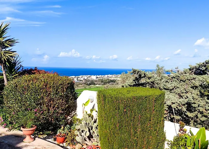 Sea View Luxury In Acropaphos, Patio, Terrace, Pool, Tv 65 Inch Apartament