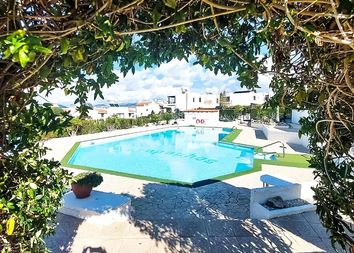 Sea View Luxury In Acropaphos, Patio, Terrace, Pool, Tv 65 Inch Apartament