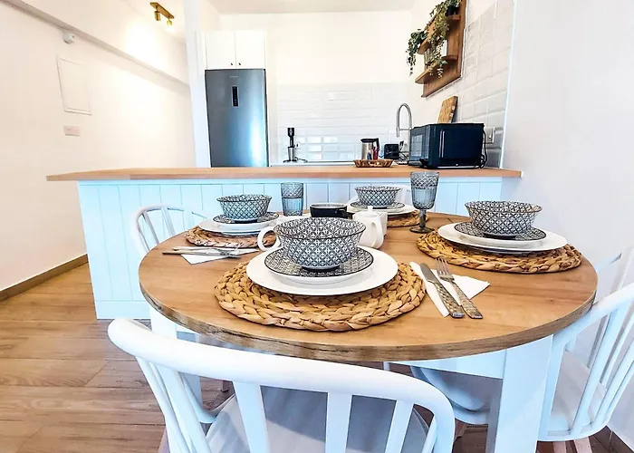 Sea View Luxury In Acropaphos, Patio, Terrace, Pool, Tv 65 Inch * Klorakas