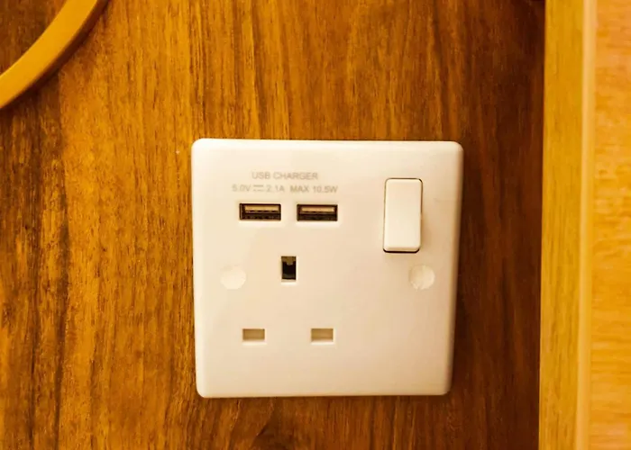 Sea View Luxury In Acropaphos, Patio, Terrace, Pool, Tv 65 Inch Apartament Klorakas