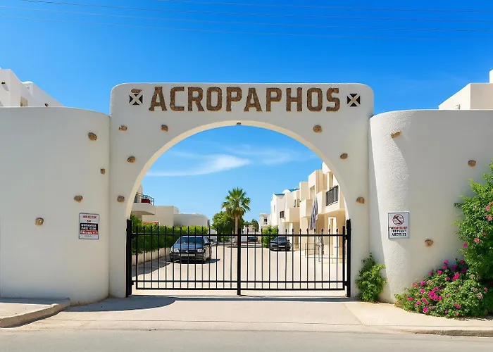 Sea View Luxury In Acropaphos, Patio, Terrace, Pool, Tv 65 Inch Klorakas