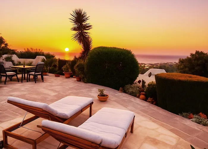 Sea View Luxury In Acropaphos, Patio, Terrace, Pool, Tv 65 Inch Apartament Klorakas