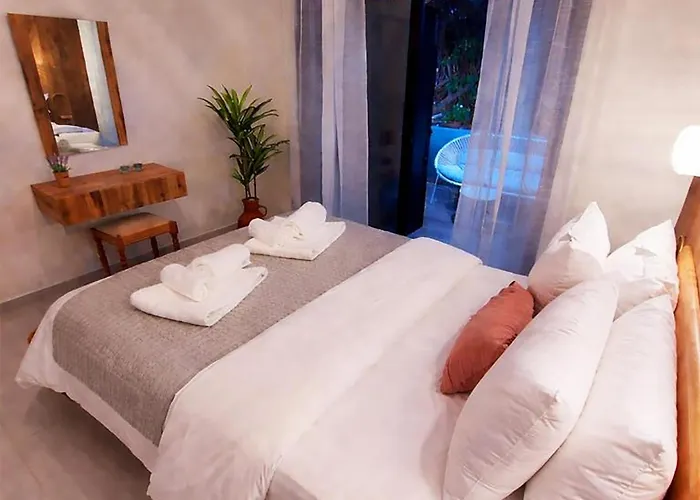 Sea View Luxury In Acropaphos, Patio, Terrace, Pool, Tv 65 Inch Apartament Klorakas