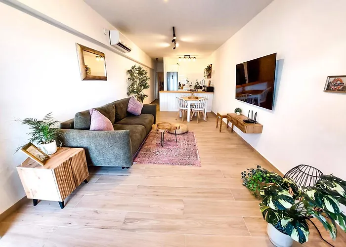 Apartament Sea View Luxury In Acropaphos, Patio, Terrace, Pool, Tv 65 Inch Klorakas