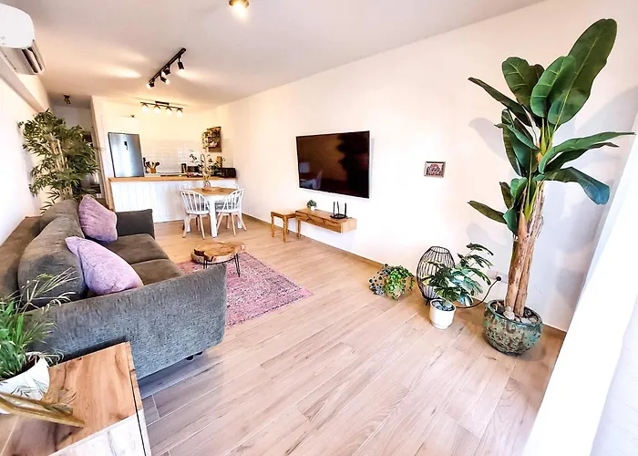 Sea View Luxury In Acropaphos, Patio, Terrace, Pool, Tv 65 Inch