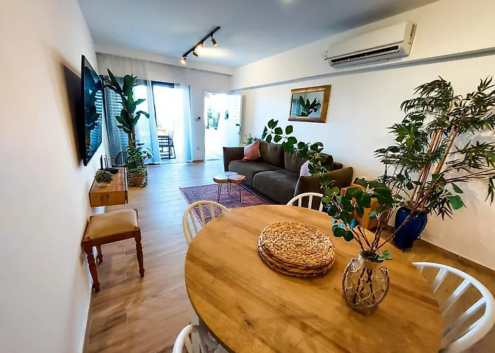 Sea View Luxury In Acropaphos, Patio, Terrace, Pool, Tv 65 Inch