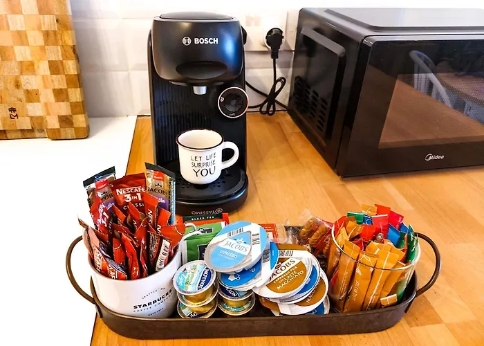 Sea View Luxury In Acropaphos, Patio, Terrace, Pool, Tv 65 Inch *