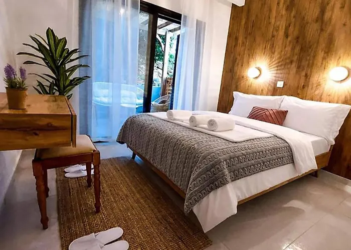 Sea View Luxury In Acropaphos, Patio, Terrace, Pool, Tv 65 Inch