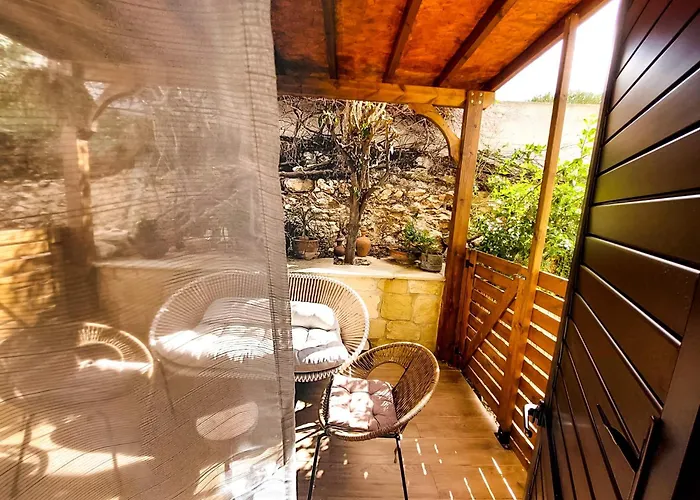 Sea View Luxury In Acropaphos, Patio, Terrace, Pool, Tv 65 Inch Apartament